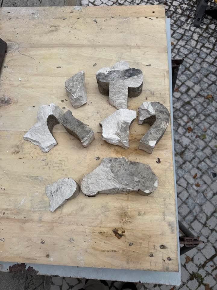 Reabilitação e conservação de conjuntos culturais em pedra. — Fragmentos